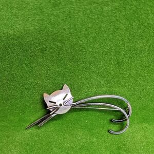 BEAUCRAFT Vintage Signed Sterling Silver Cat Brooch **Host Pick**